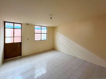 CASA EN VENTA DE UNA PLANTA SALIDA A SALAMANCA, FRACC. AMPLIACIÓN LA SOLEDAD, A LA ALTURA DE SERVIACERO