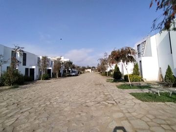 VENTA DE CASA EN EXCLUSIVO CONDOMINIO LA ARBOLEDA DE SANTAMARIA HUAURA NORTE CHICO