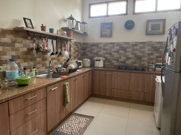 Dijual Rumah Siap Huni di Bintaro Sektor 9, lokasi Strategis