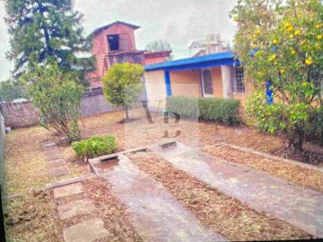 Venta de casa con escritura circuito Avandaro