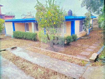 Venta de casa con escritura circuito Avandaro