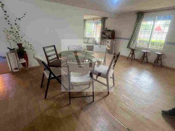 Venta de casa con escritura circuito Avandaro