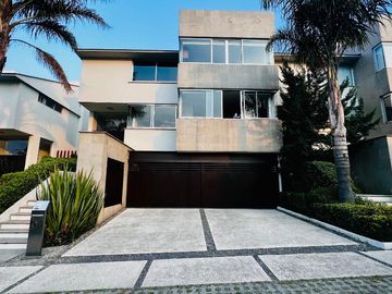 Casa en venta en Lomas country Club con areas comunes