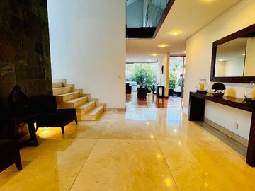 Casa en venta en Lomas country Club con areas comunes