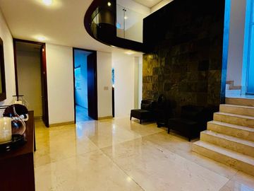 Casa en venta en Lomas country Club con areas comunes