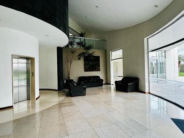 Casa en venta en Lomas country Club con areas comunes