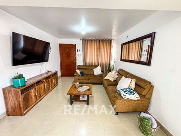 VENDO HERMOSA CASA EN SMP LIMITE CON LOS OLIVOS 140M2