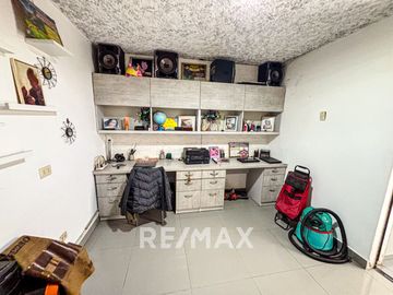 VENDO HERMOSA CASA EN SMP LIMITE CON LOS OLIVOS 140M2