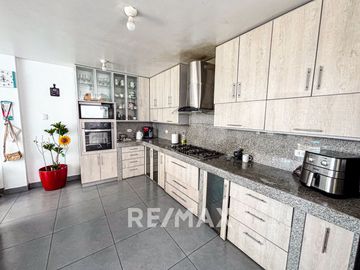 VENDO HERMOSA CASA EN SMP LIMITE CON LOS OLIVOS 140M2