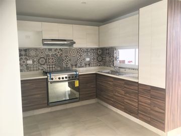 Amplia y moderna Casa en Privada Juquila, en Cuautlancingo, Puebla