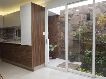 Amplia y moderna Casa en Privada Juquila, en Cuautlancingo, Puebla