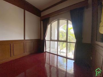 Unfurnished 3 bedrooms house for sale in Regent 1