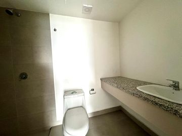 DEPARTAMENTO EN VENTA EN SANTA LUCIA QUITO