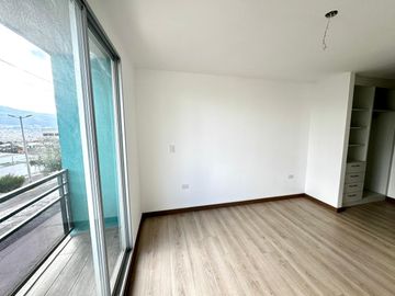 DEPARTAMENTO EN VENTA EN SANTA LUCIA QUITO