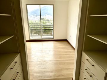 DEPARTAMENTO EN VENTA EN SANTA LUCIA QUITO