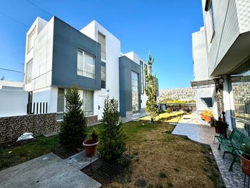 CASA DE VENTA EN CARCELÉN, A POCOS METROS DE LA AV. Simón Bolívar