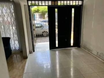VENTA CASA BARRIO LOS ALMENDROS NTE DE CALI.  2 PISOS MAS TERRAZA