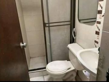 VENTA CASA BARRIO LOS ALMENDROS NTE DE CALI.  2 PISOS MAS TERRAZA