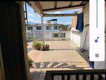 VENTA CASA BARRIO LOS ALMENDROS NTE DE CALI.  2 PISOS MAS TERRAZA