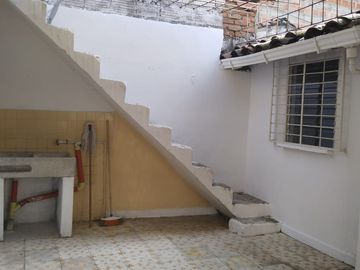 VENDO CASA  ESQUINERA BARRIO LA RIVERA 2  NTE DE CALI