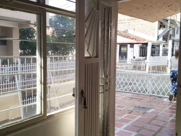 VENDO CASA  ESQUINERA BARRIO LA RIVERA 2  NTE DE CALI