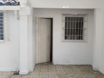VENDO CASA  ESQUINERA BARRIO LA RIVERA 2  NTE DE CALI