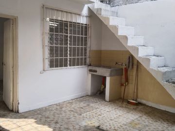 VENDO CASA  ESQUINERA BARRIO LA RIVERA 2  NTE DE CALI