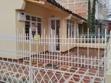 VENDO CASA  ESQUINERA BARRIO LA RIVERA 2  NTE DE CALI