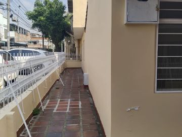VENDO CASA  ESQUINERA BARRIO LA RIVERA 2  NTE DE CALI