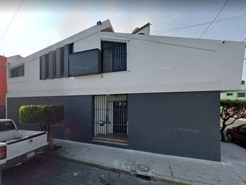 REMATE DE GRANDE CASA EN SINDICATO MEXICANO DE ELECTRICISTA, AZCAPOTZALCO, CDMX.