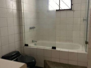 DE OPORTUNIDAD AMPLIO DEPARTAMENTO A LA VENTA SECTOR EL BOSQUE.