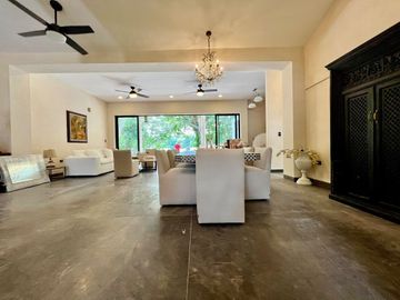CASA EN VENTA MERIDA YUCATAN , CON VISTA AL CAMPO DE GOLF LA CEIBA UNA PLANTA