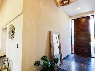 CASA EN VENTA MERIDA YUCATAN , CON VISTA AL CAMPO DE GOLF LA CEIBA UNA PLANTA