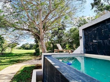 CASA EN VENTA MERIDA YUCATAN , CON VISTA AL CAMPO DE GOLF LA CEIBA UNA PLANTA