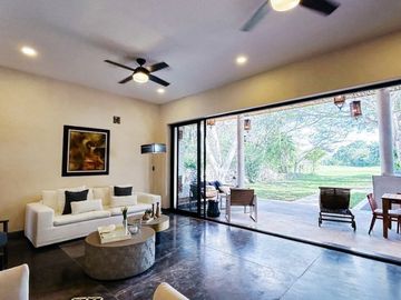 CASA EN VENTA MERIDA YUCATAN , CON VISTA AL CAMPO DE GOLF LA CEIBA UNA PLANTA