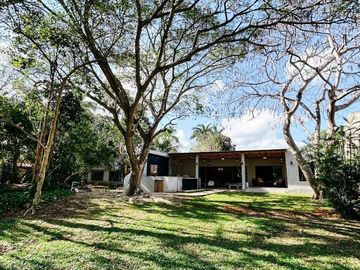 CASA EN VENTA MERIDA YUCATAN , CON VISTA AL CAMPO DE GOLF LA CEIBA UNA PLANTA