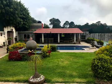 Exclusiva Casa en Venta en Huertas de San Pedro - ¡Un Oasis de Elegancia!