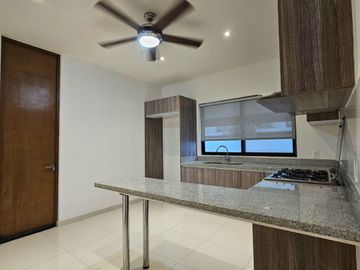 CASA EN VENTA EN MERIDA YUCATAN , TEMOZON 4 RECAMARAS