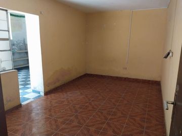 VENTA CASA ATE CON LOCAL COMERCIAL LA ESPERANZA