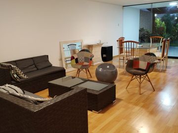 Se Vende Linda Casa En urbanización Aurora  Miraflores !!!