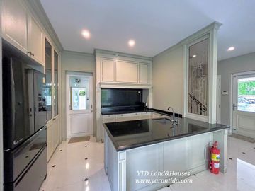 Luxury house For Sale (with tenant) at Nantawan Bangna km7 39,9 M.THB (English version below)