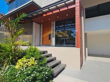LUXURIOUS SINGLE DETACHED HOUSE AND LOT IN BF HOMES PARANAQUE CITY