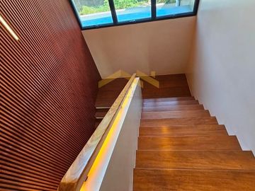 LUXURIOUS SINGLE DETACHED HOUSE AND LOT IN BF HOMES PARANAQUE CITY