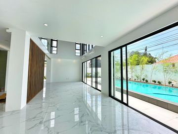 HUGE SINGLE MODERN CORNER LOT WITH SWIMMING POOL HOUSE AND LOT IN BF HOMES PARANAQUE