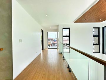 HUGE SINGLE MODERN CORNER LOT WITH SWIMMING POOL HOUSE AND LOT IN BF HOMES PARANAQUE