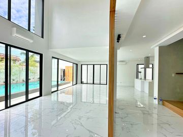 HUGE SINGLE MODERN CORNER LOT WITH SWIMMING POOL HOUSE AND LOT IN BF HOMES PARANAQUE