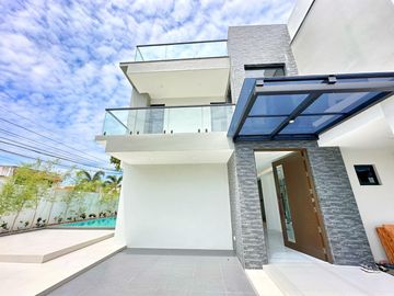 HUGE SINGLE MODERN CORNER LOT WITH SWIMMING POOL HOUSE AND LOT IN BF HOMES PARANAQUE