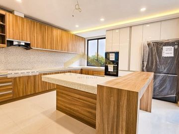 SPACIOUS MODERN SINGLE DETACHED HOUSE AND LOT IN BF HOMES PARANAQUE CITY