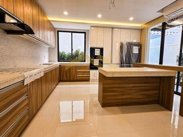 SPACIOUS MODERN SINGLE DETACHED HOUSE AND LOT IN BF HOMES PARANAQUE CITY