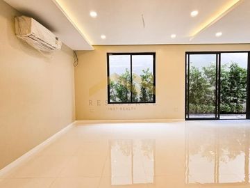 SPACIOUS MODERN SINGLE DETACHED HOUSE AND LOT IN BF HOMES PARANAQUE CITY